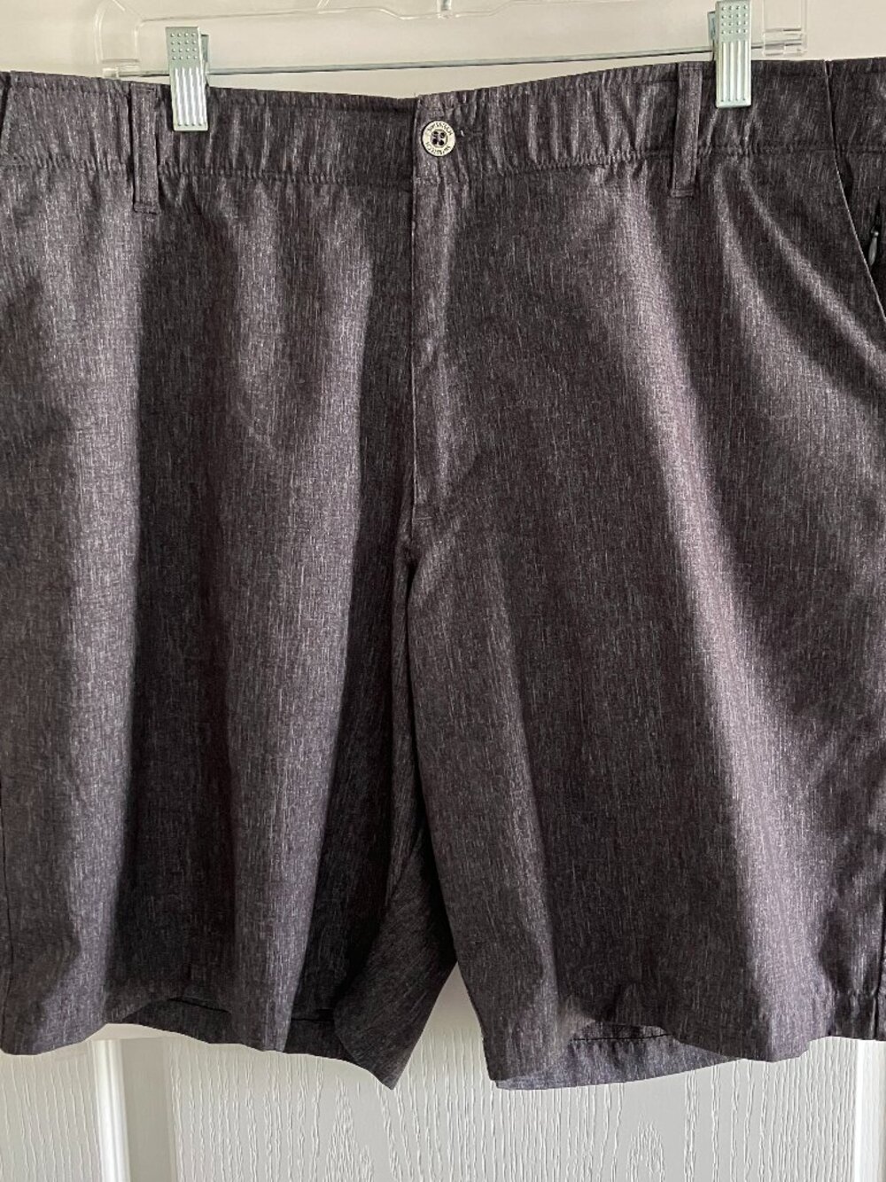 Swisstech Men's Gray Solid Flat Front Relaxed Fit Casual Cargo Shorts Size 42.